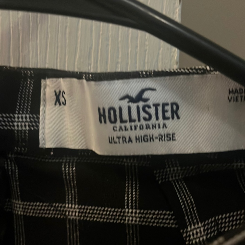 Hollister mini skirt